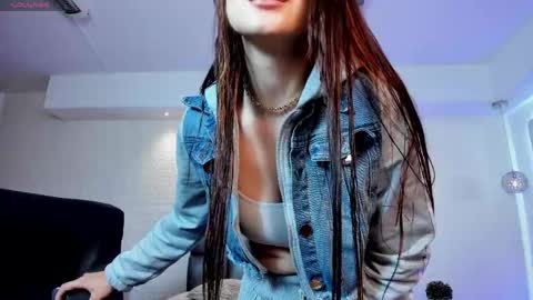 Snapshot of charlotte_whitee1 chatting on 05.24.26 Charlotte Everyday From 0700 to 1300 Col Time online show from 05.24.26
