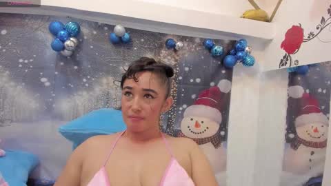 Snapshot of charlotte_x1 chatting on 12.17.25 Charlotte online show from 12.17.25