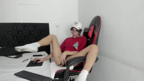 Snapshot of charlotte_xc chatting on 02.14.25 charlotte_xc online show from 02.14.25