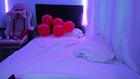 Snapshot of charlotte_xc chatting on 02.15.25 charlotte_xc online show from 02.15.25