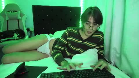 Snapshot of charlotte_xc chatting on 02.15.25 charlotte_xc online show from 02.15.25