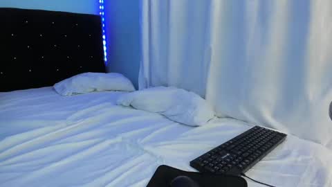 Snapshot of charlotte_xc chatting on 02.20.25 charlotte_xc online show from 02.20.25