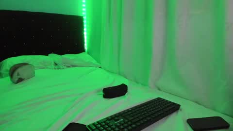 Snapshot of charlotte_xc chatting on 02.22.25 charlotte_xc online show from 02.22.25