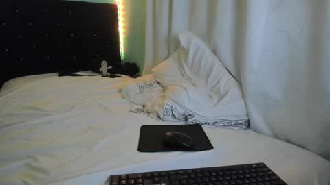 Snapshot of charlotte_xc chatting on 02.23.25 charlotte_xc online show from 02.23.25