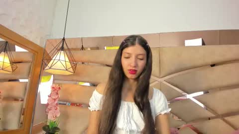 Snapshot of charlottebrown_1 chatting on 12.23.25 CharlotteBrown online show from 12.23.25