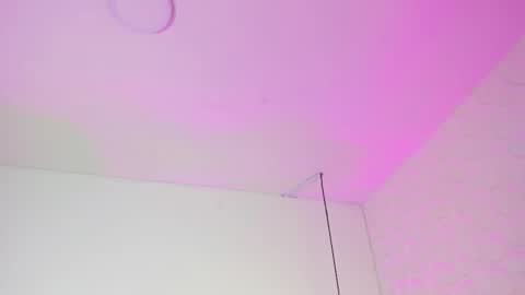 Snapshot of charlottebrown_1 chatting on 01.10.26 CharlotteBrown online show from 01.10.26