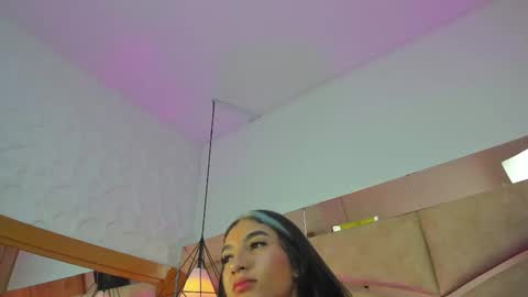 Snapshot of charlottebrown_1 chatting on 01.15.26 CharlotteBrown online show from 01.15.26