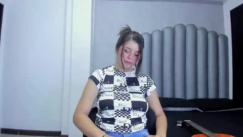 charlottee_starr online show from 11.04.25