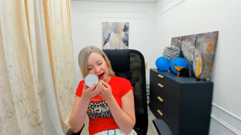 Snapshot of charlottekerti chatting on 05.31.26 Charlotte online show from 05.31.26