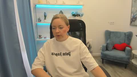 Snapshot of charlottekerti chatting on 06.17.26 Charlotte online show from 06.17.26