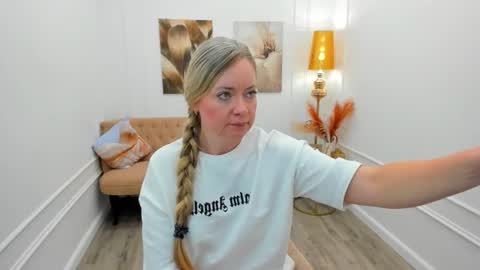 Snapshot of charlottekerti chatting on 06.19.26 Charlotte online show from 06.19.26