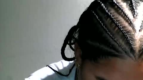 Snapshot of charlottequeen_21 chatting on 04.23.26 charlottequeen_21 online show from 04.23.26