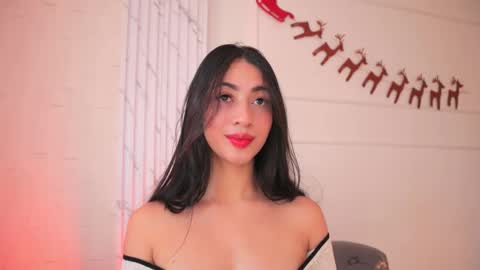 Snapshot of charlotterusso chatting on 12.19.25 Lauren Rus online show from 12.19.25