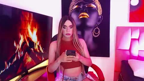 Snapshot of charlottevillorina chatting on 09.28.25 charlotte villorina online show from 09.28.25