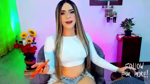 Snapshot of charlottevillorina chatting on 04.21.26 charlotte villorina online show from 04.21.26