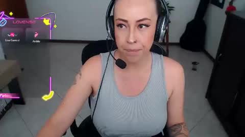 Snapshot of charlottezoe1 chatting on 10.23.25 charlottezoe online show from 10.23.25