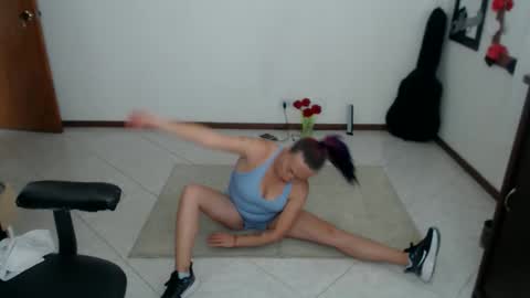 Snapshot of charlottezoe1 chatting on 02.20.26 charlottezoe online show from 02.20.26