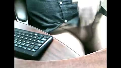 Snapshot of charmeur2672 chatting on 03.25.26 charmeur2672 online show from 03.25.26