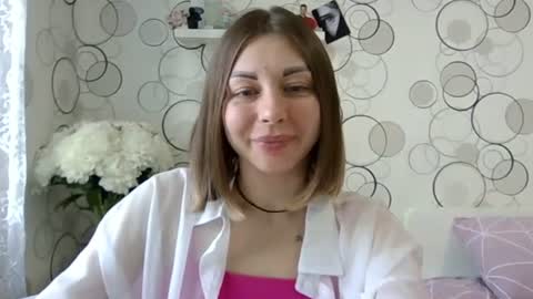 Snapshot of charming__chick chatting on 06.17.26 charming__chick online show from 06.17.26