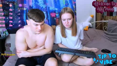 Snapshot of charming_berry_ chatting on 02.12.25 Lisa online show from 02.12.25