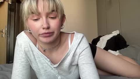 Snapshot of charming_daisy chatting on 02.14.25 my fansly Charming daisy My Wishlist for new toys online show from 02.14.25