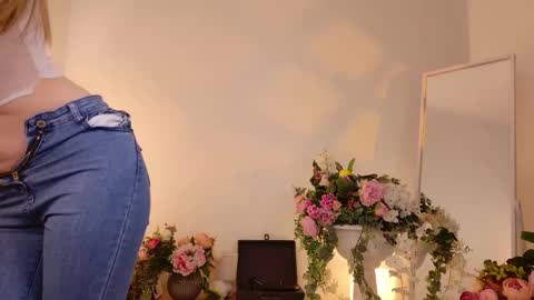 Snapshot of charming_ruru chatting on 01.17.26 Ruru online show from 01.17.26