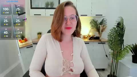 Snapshot of charmygrace chatting on 04.25.26 Grace online show from 04.25.26