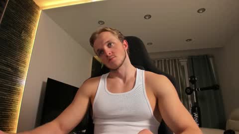 Snapshot of chasereed_ chatting on 03.25.26 Chase Reed online show from 03.25.26