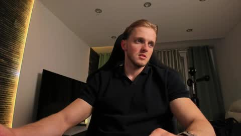 Snapshot of chasereed_ chatting on 04.07.26 Chase Reed online show from 04.07.26
