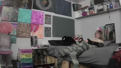 Sarah online show from 04.15.26