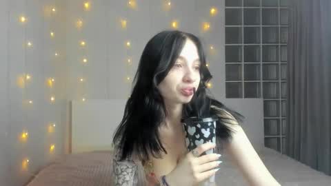 Snapshot of chatty_alice chatting on 09.14.25 Alice online show from 09.14.25