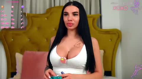 Snapshot of chaturbarbie_ chatting on 06.10.26 Velma online show from 06.10.26