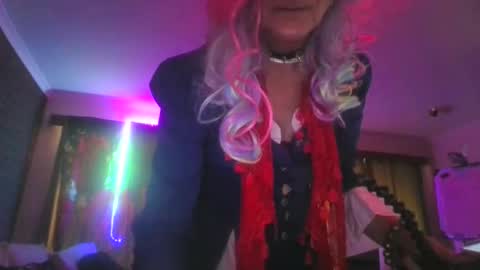 Snapshot of chaturdell9359 chatting on 10.15.25 We Chat online show from 10.15.25