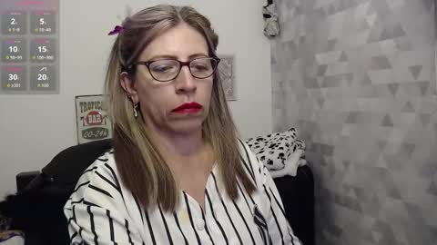 CHAYLA VICTORIA RUIZ  online show from 09.19.25