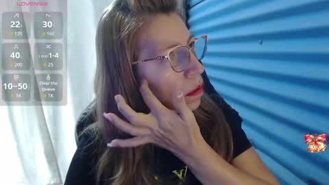 CHAYLA VICTORIA RUIZ  online show from 04.15.26