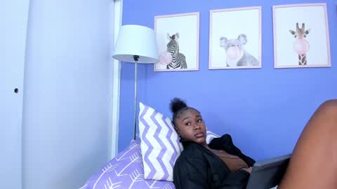 Snapshot of chaynascott chatting on 12.21.24 Chayna online show from 12.21.24