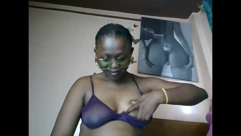 Snapshot of cheeky_charms chatting on 05.26.26 cheeky_charms online show from 05.26.26