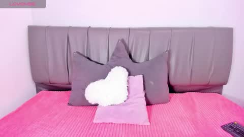 Snapshot of cheerlynn chatting on 10.24.25 Cherlyn online show from 10.24.25