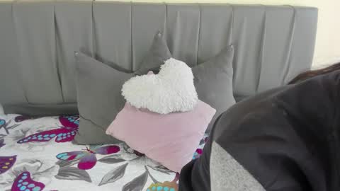 Snapshot of cheerlynn chatting on 12.17.25 Cherlyn online show from 12.17.25