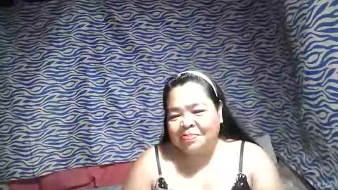 Snapshot of chenita_kits chatting on 10.20.25 chenita_kits online show from 10.20.25