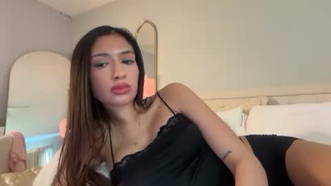 Snapshot of cherliecarmen chatting on 04.19.26 cherliecarmen online show from 04.19.26