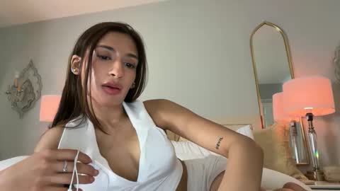 Snapshot of cherliecarmen chatting on 05.19.26 cherliecarmen online show from 05.19.26