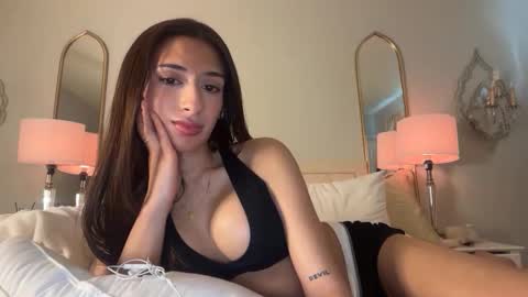 Snapshot of cherliecarmen chatting on 05.22.26 cherliecarmen online show from 05.22.26