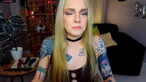 Snapshot of cherrie_sherry chatting on 02.10.26 Sherry online show from 02.10.26