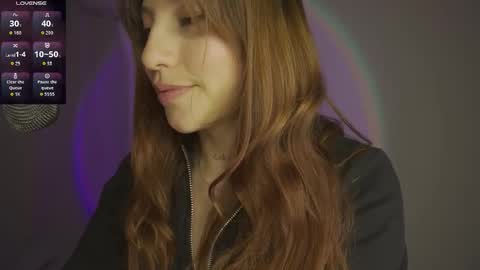 Snapshot of cherry__peach chatting on 09.26.25 Holly online show from 09.26.25