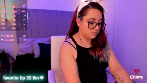 Snapshot of cherry_blushh chatting on 09.15.25 cherry_blushh online show from 09.15.25