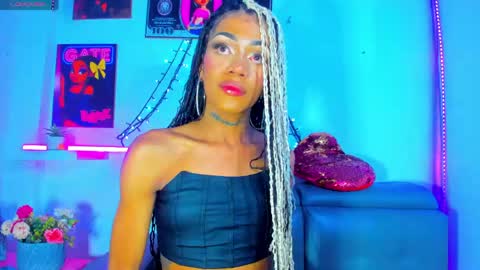Snapshot of cherry_gate chatting on 05.19.26 cherry_gate online show from 05.19.26