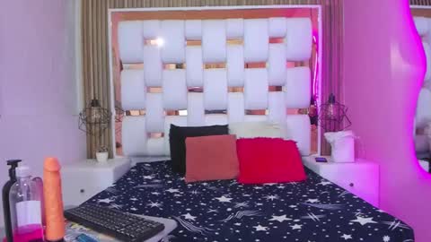 Snapshot of cherry_mew chatting on 02.21.25 Cherry Mew and jean online show from 02.21.25