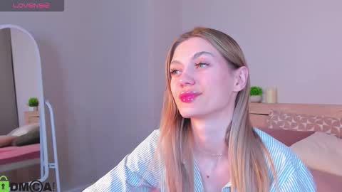 Snapshot of cherry_pr1ce chatting on 01.19.26 cherry_pr1ce online show from 01.19.26