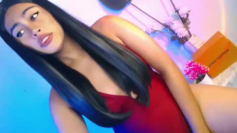 Snapshot of cherry_temptation28 chatting on 05.25.26 marshmallow online show from 05.25.26
